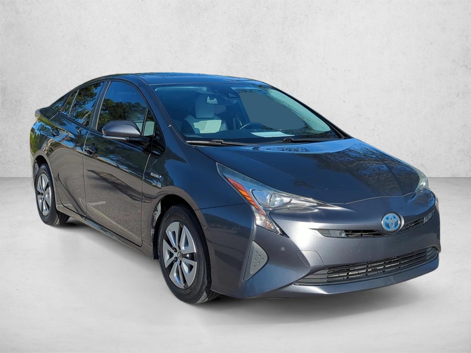 2018 Toyota Prius Four photo 3
