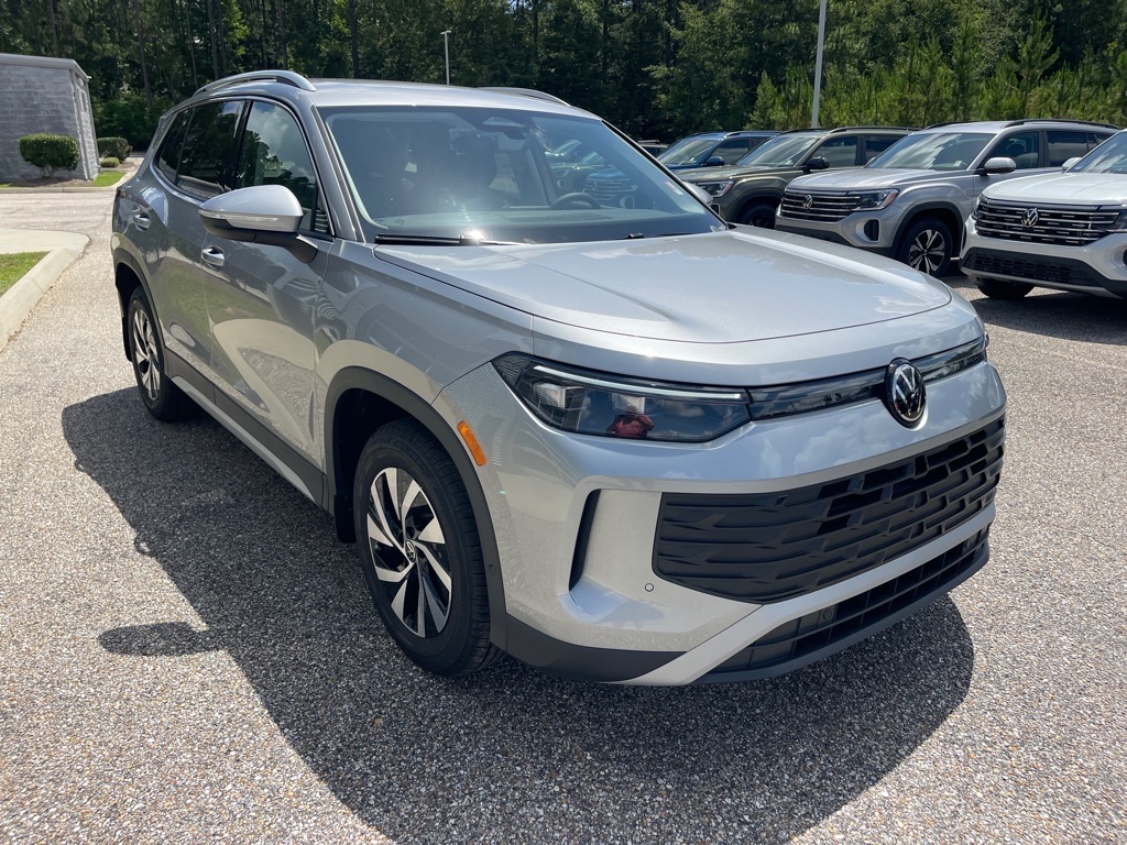 2025 Volkswagen Tiguan S photo 3