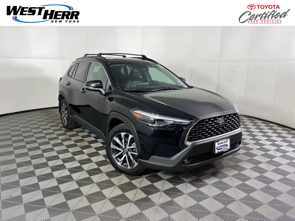 2024 Toyota Corolla Cross XLE's photo