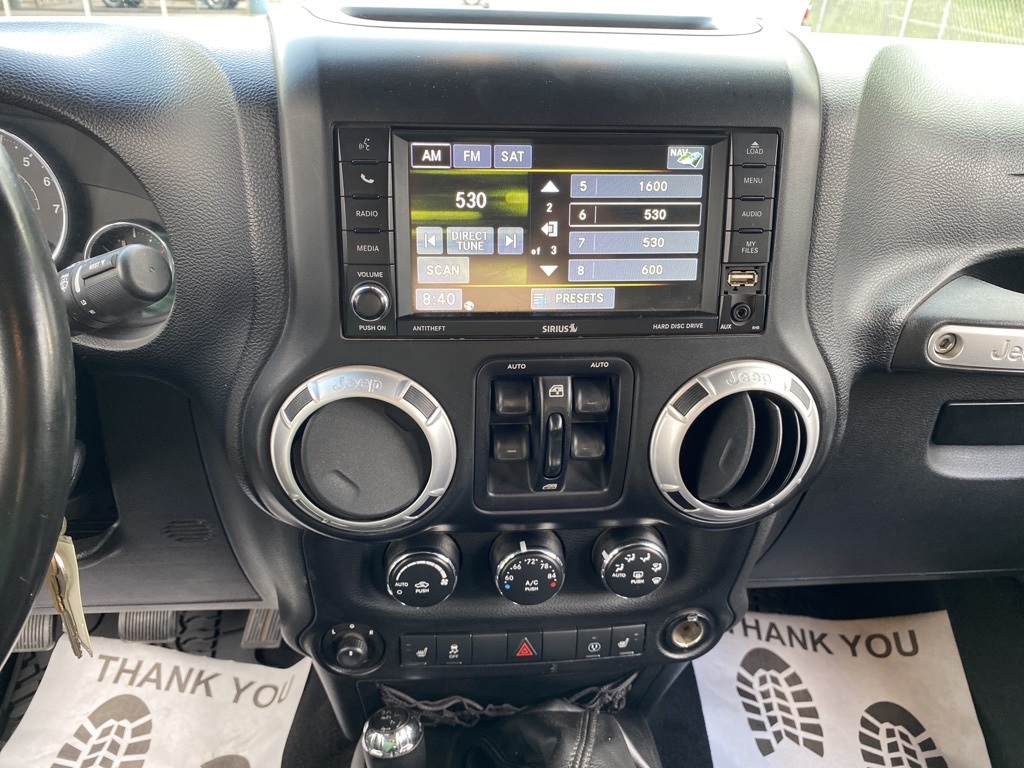 2013 Jeep Wrangler Unlimited Rubicon photo 26