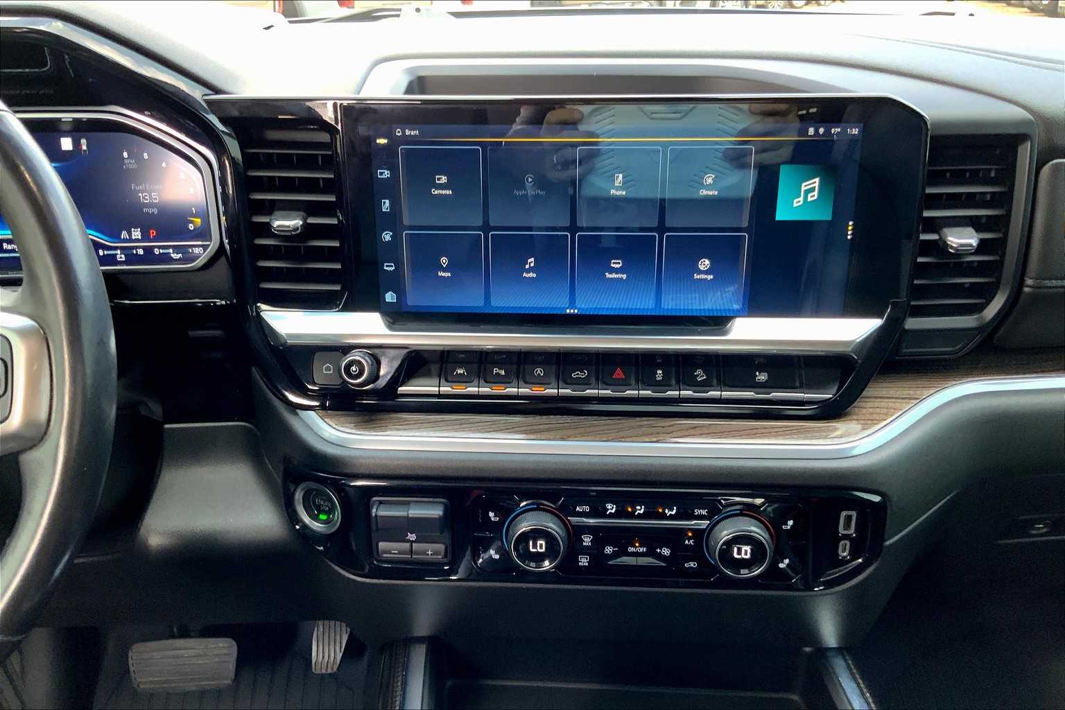 2022 Chevrolet Silverado 1500 RST photo 6