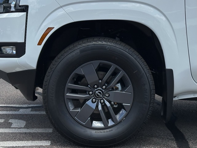 2025 Nissan Frontier Crew Cab SV photo 5