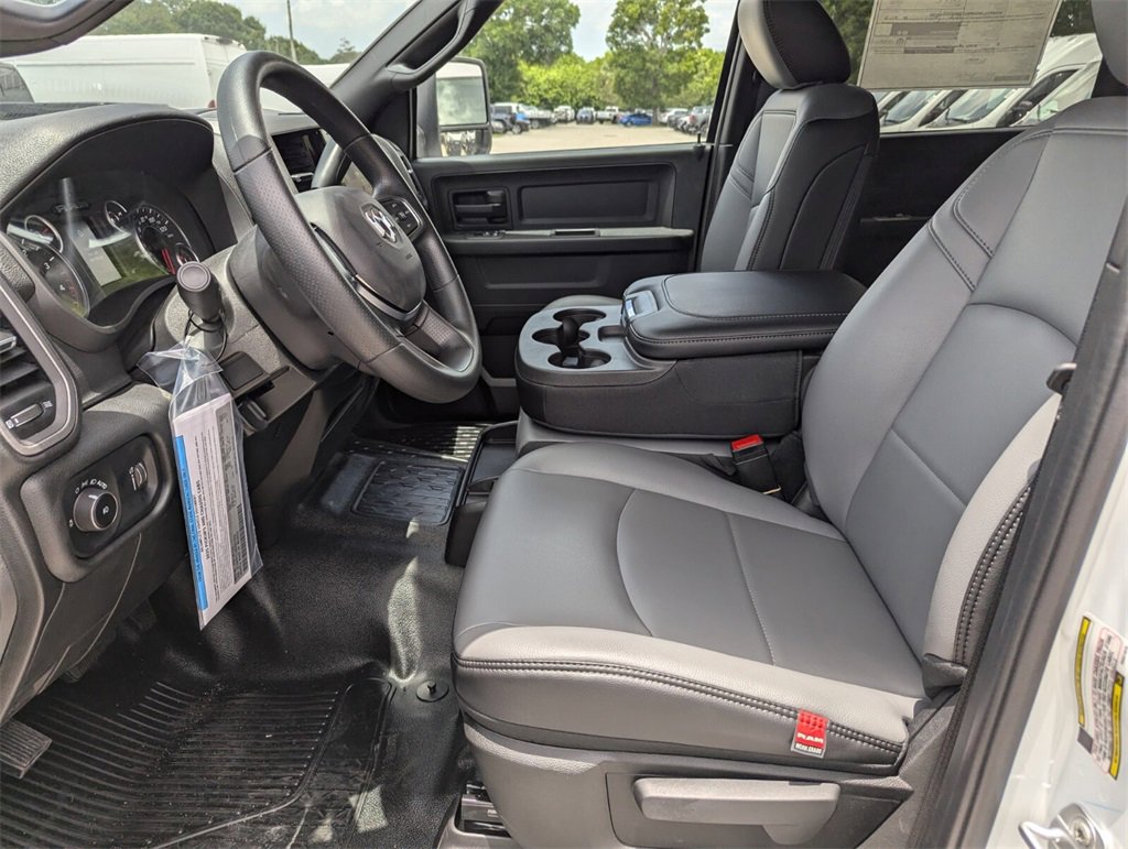 2025 Ram 3500 Tradesman photo 12