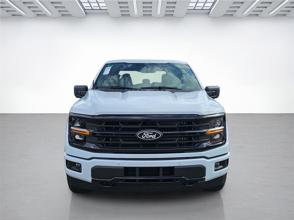 2025 Ford F-150 XLT photo 3