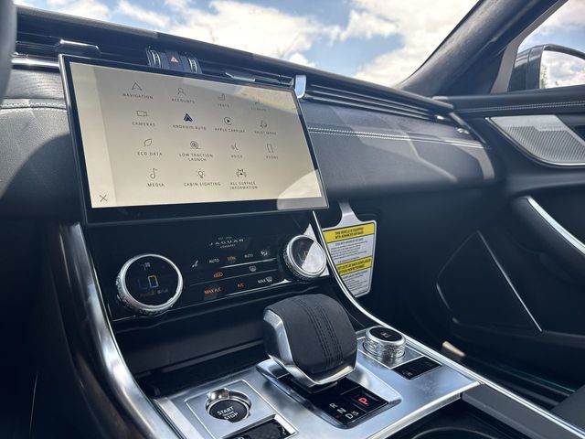 2024 Jaguar XF P300 R-Dynamic SE photo 17