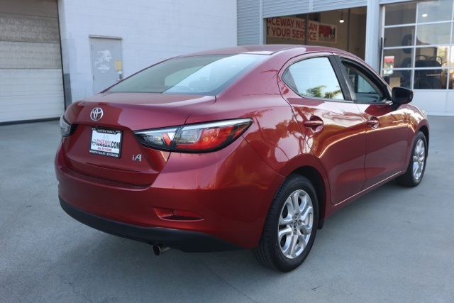 2018 Toyota Yaris iA Base photo 3