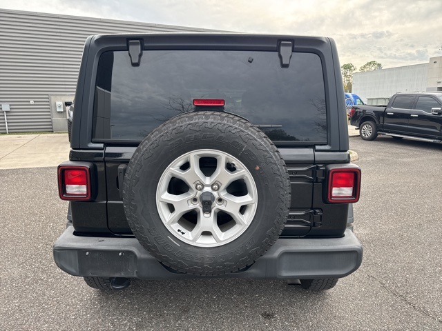 2021 Jeep Wrangler Unlimited Islander photo 4