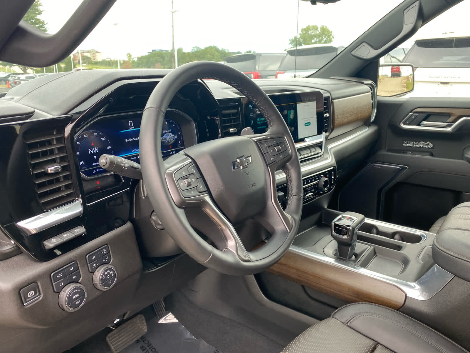 2025 Chevrolet Silverado 1500 High Country photo 10