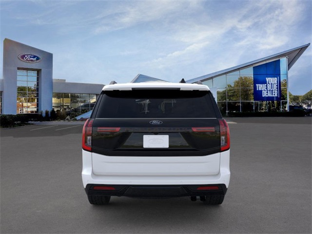 2025 Ford Expedition photo 3