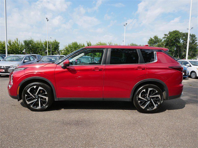 2022 Mitsubishi Outlander SE photo 4