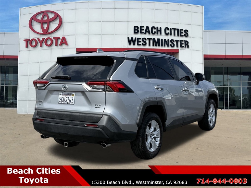 2021 Toyota RAV4 XLE photo 12