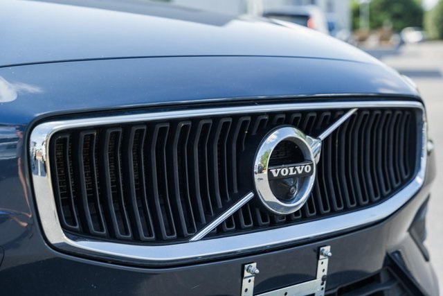 2021 Volvo S60 Momentum photo 12
