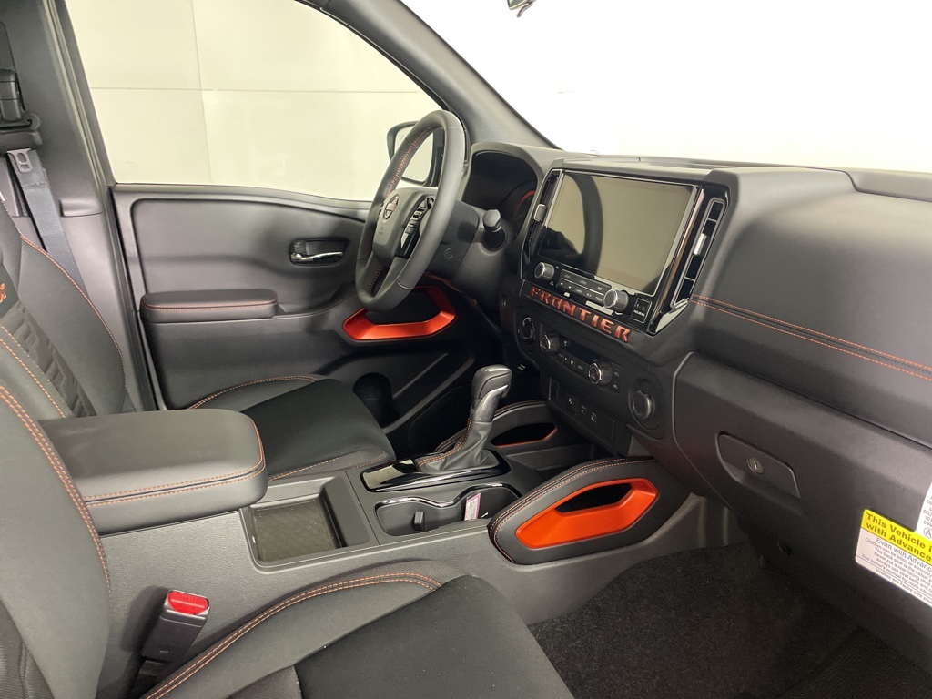 2025 Nissan Frontier Crew Cab PRO-4X photo 12