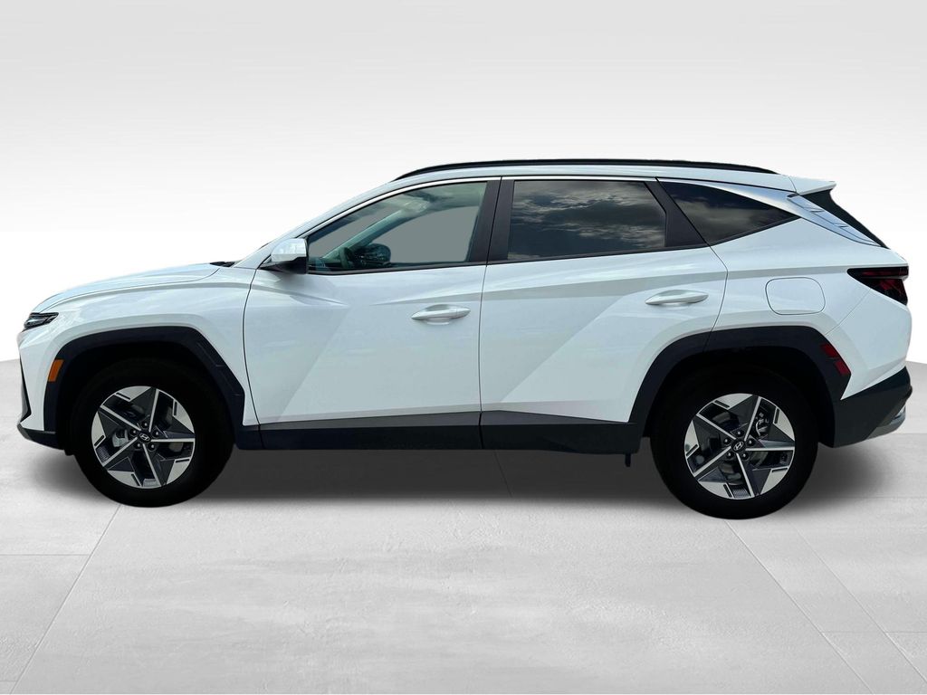2025 Hyundai Tucson SEL photo 3
