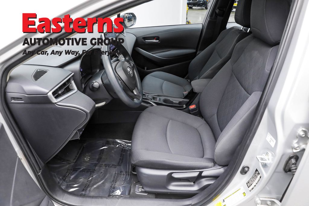 2021 Toyota Corolla LE photo 10