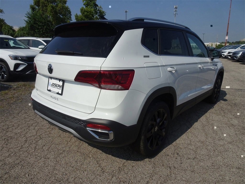 2024 Volkswagen Taos SE photo 6