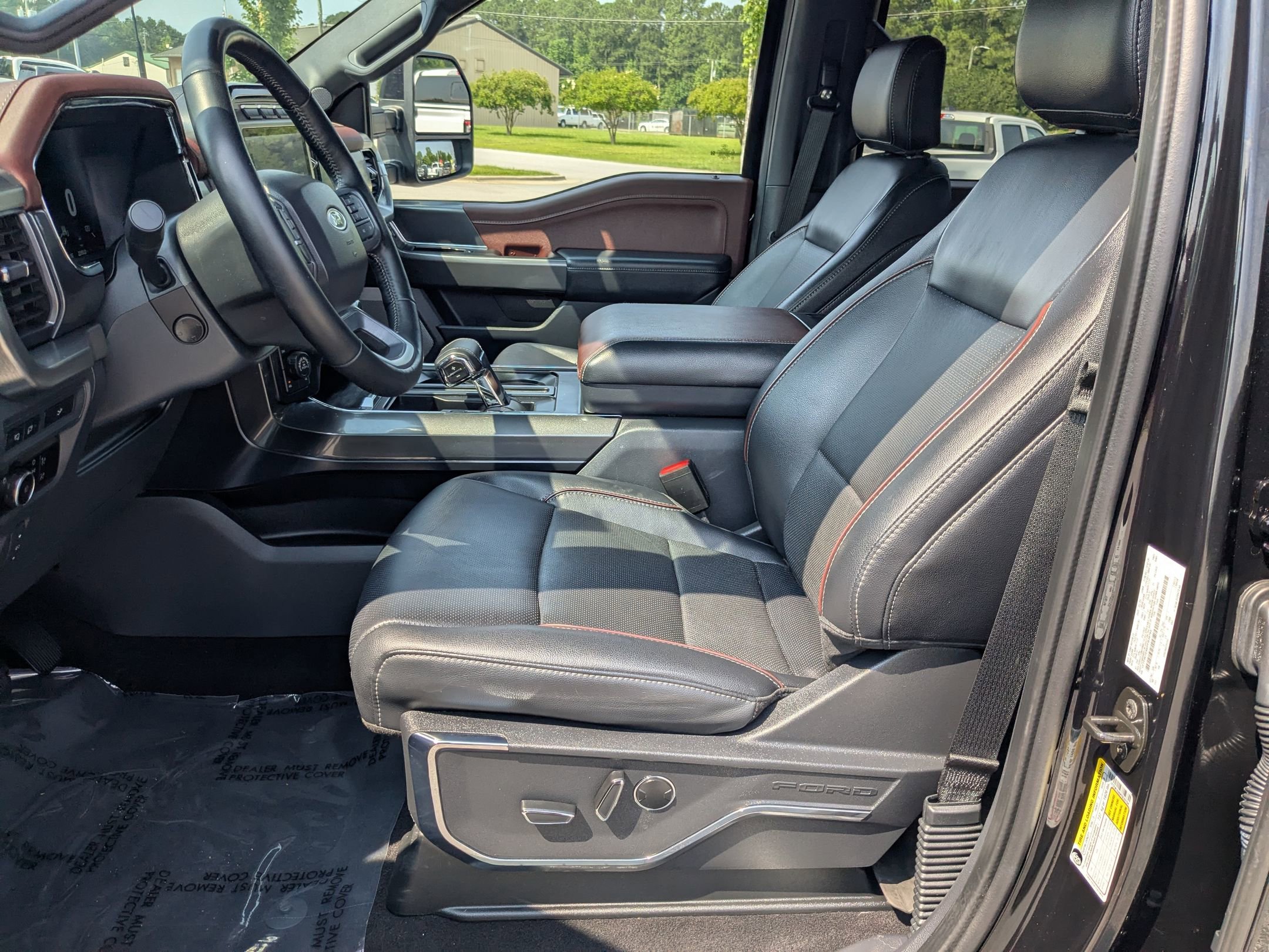 2023 Ford F-150 Lariat photo 16