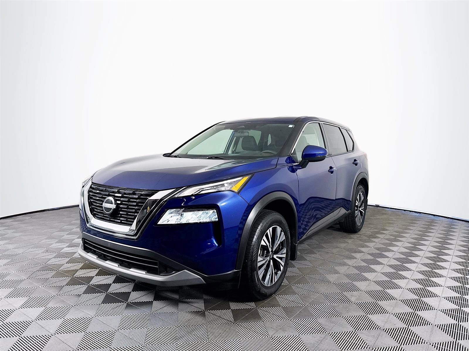 2022 Nissan Rogue SV photo 3