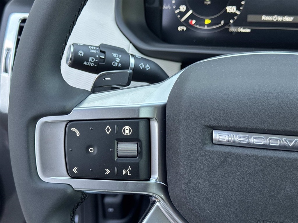 2026 Land Rover Discovery photo 29