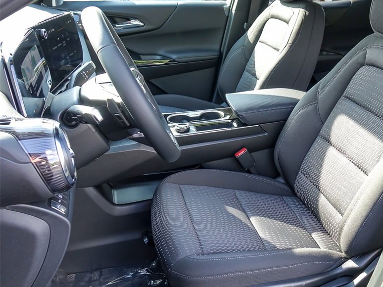 2026 Chevrolet Equinox LT photo 13