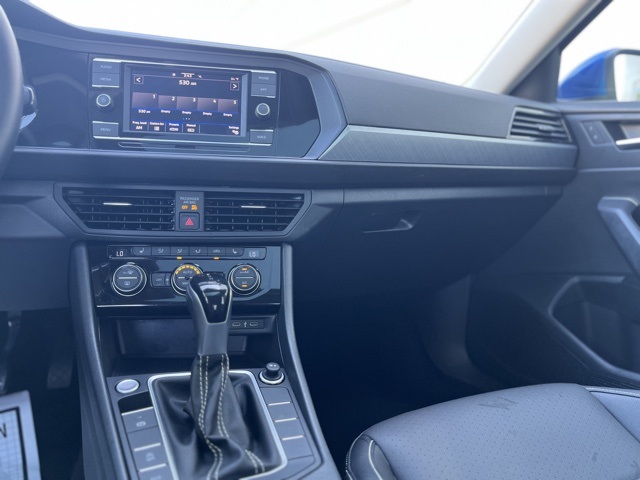2023 Volkswagen Jetta 1.5T SE photo 6