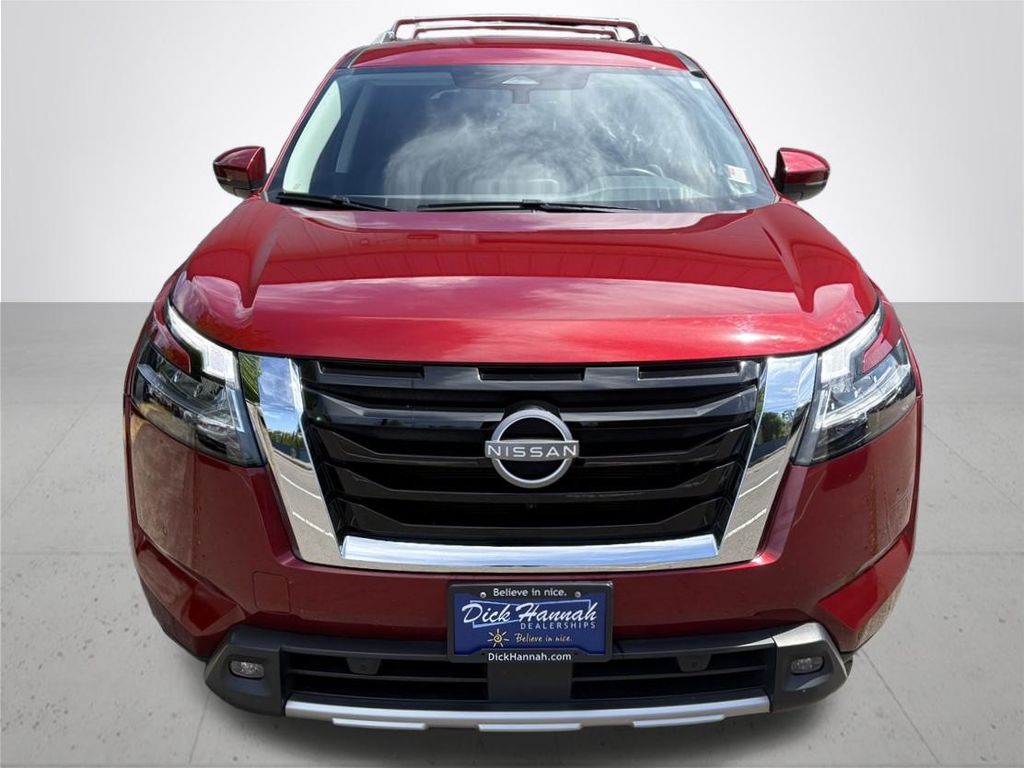 2023 Nissan Pathfinder SL photo 3
