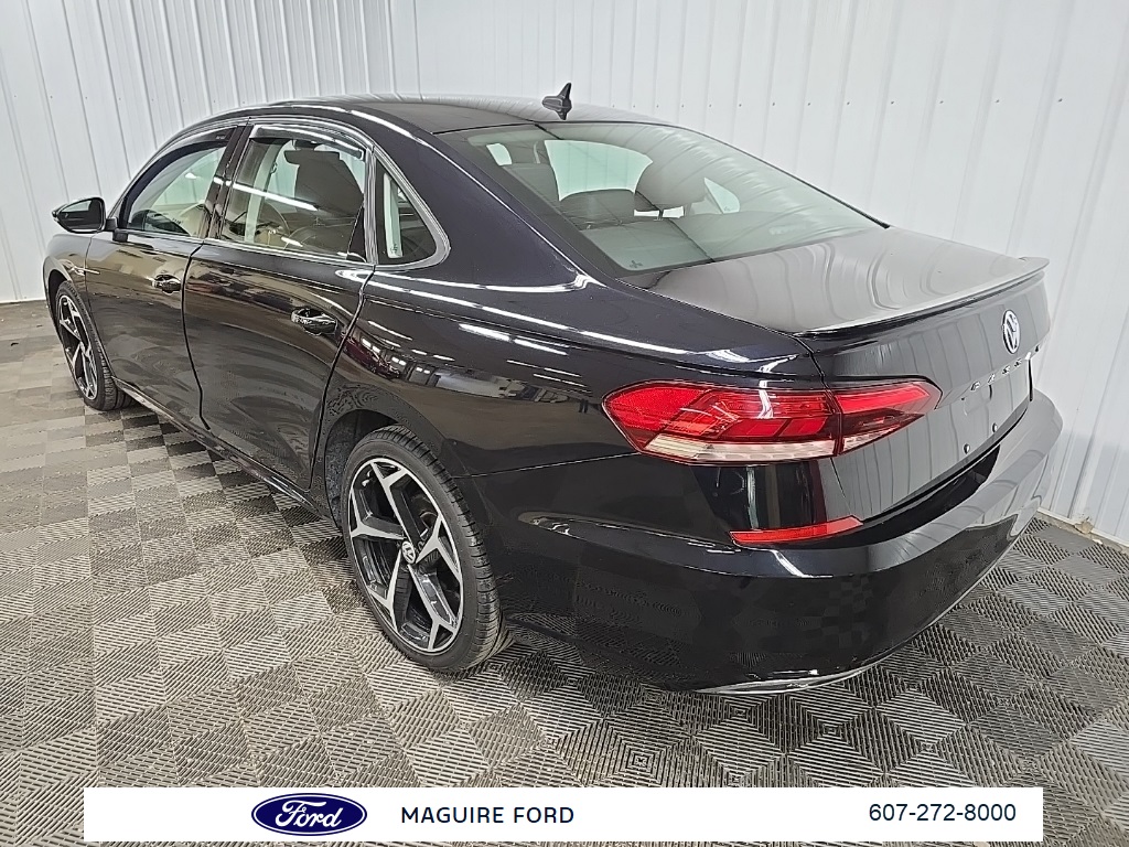 2020 Volkswagen Passat 2.0T R-Line photo 8