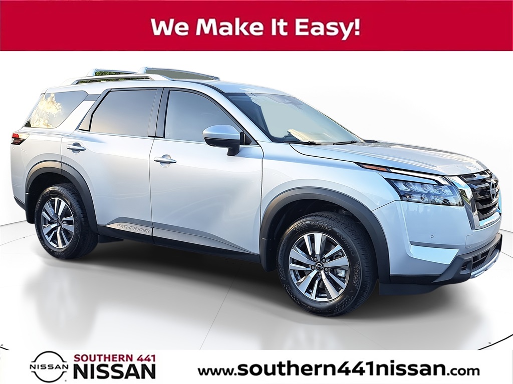 2025 Nissan Pathfinder SL's photo