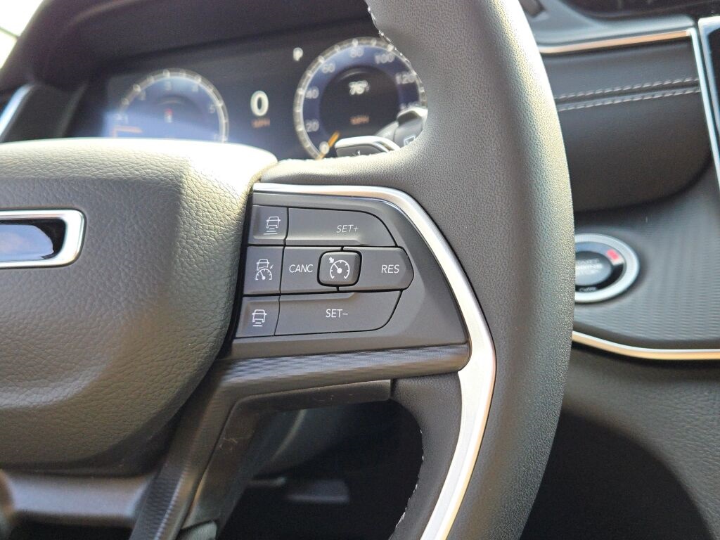 2025 Jeep Grand Cherokee Laredo photo 32