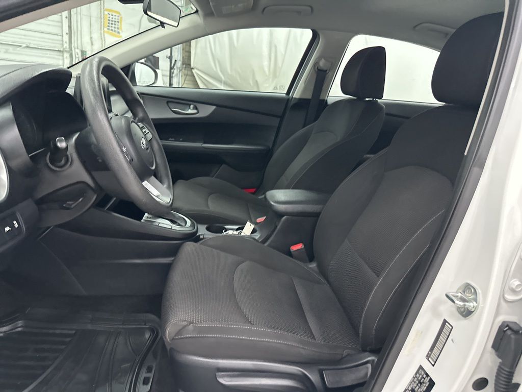 2019 Kia Forte FE LXS photo 16