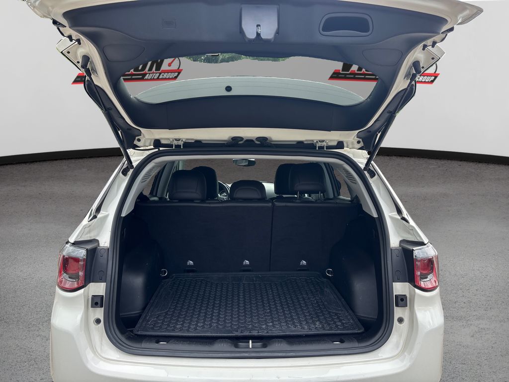 2019 Jeep Compass Latitude photo 11