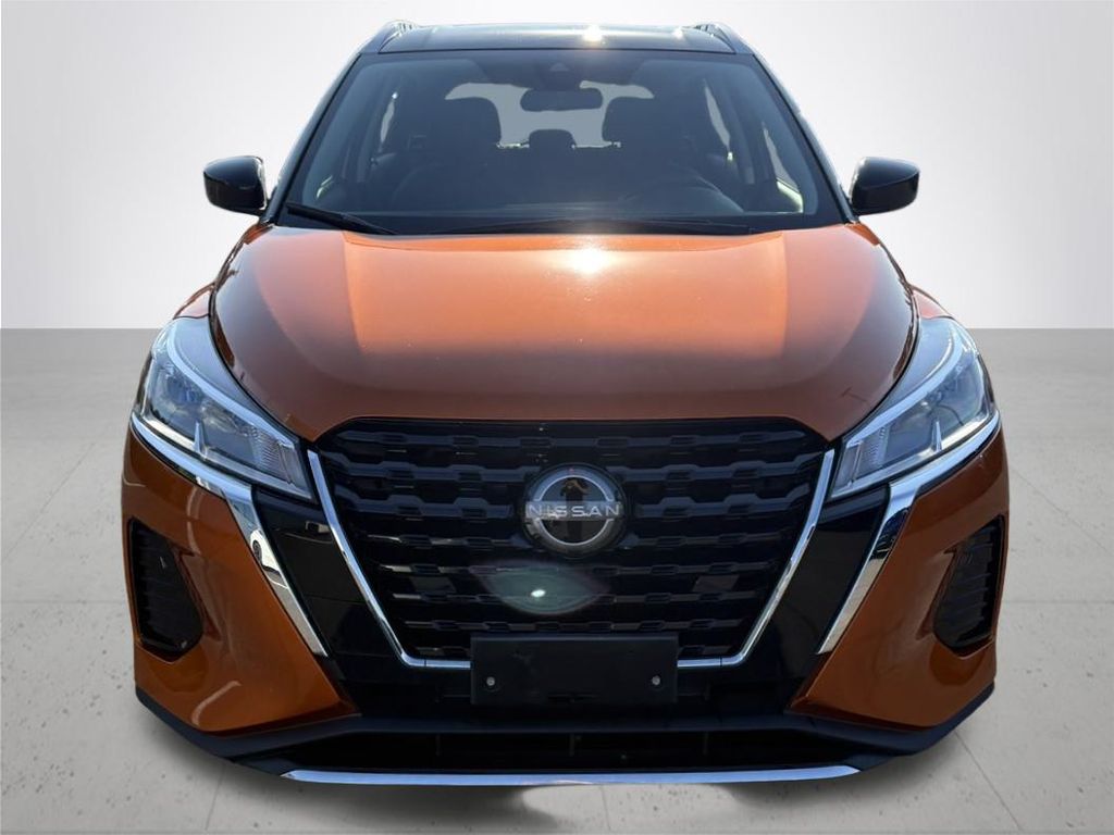2022 Nissan Kicks SV photo 3