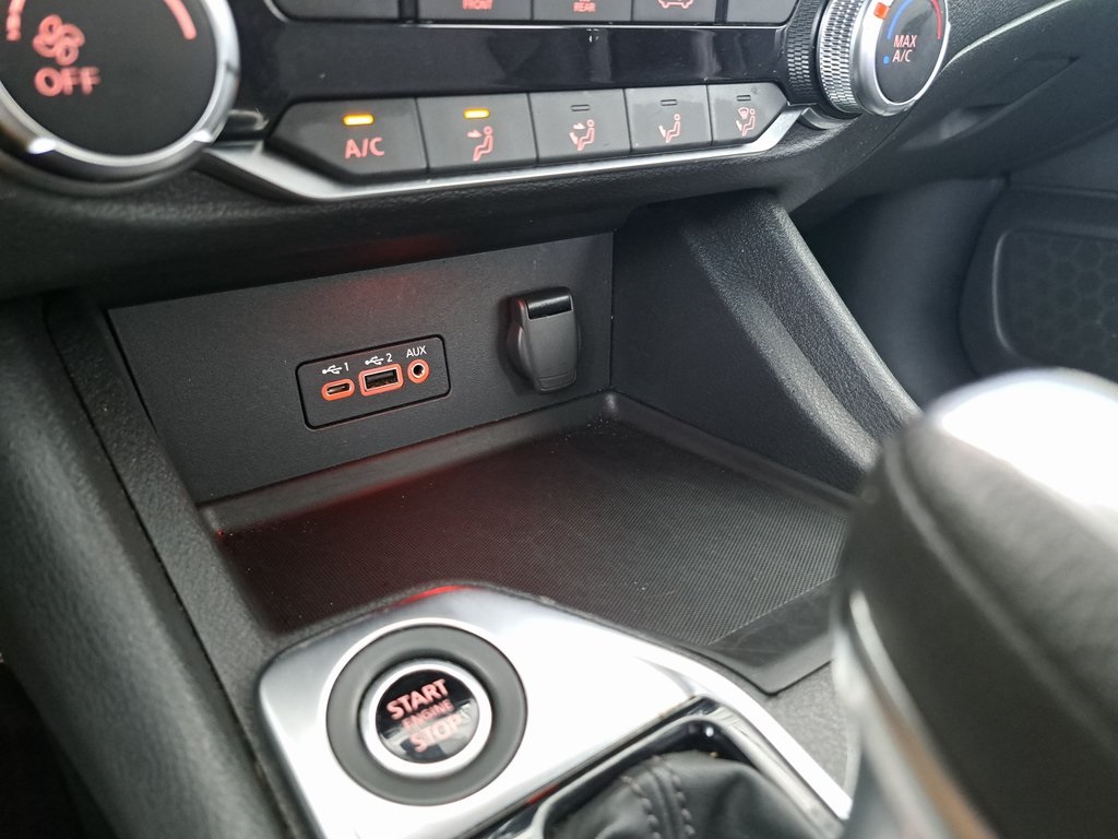 2022 Nissan Sentra SV photo 14