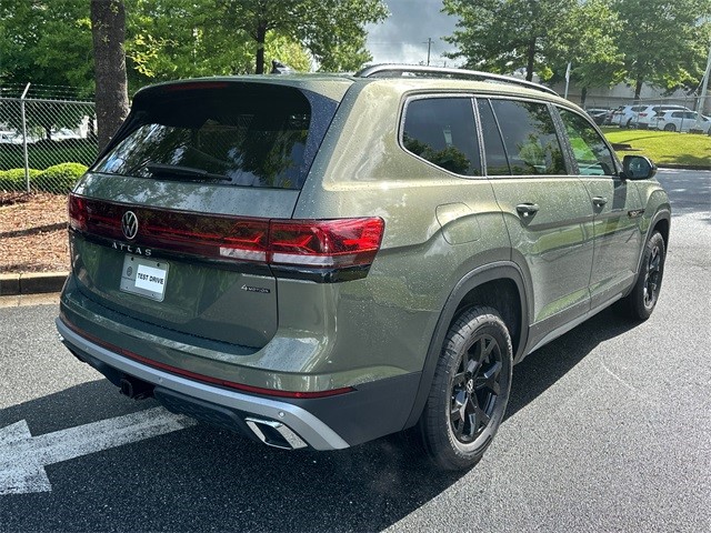 2025 Volkswagen Atlas Peak Edition SE photo 7