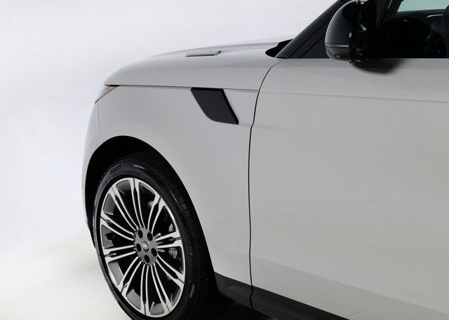 2025 Land Rover Range Rover Sport SE photo 24