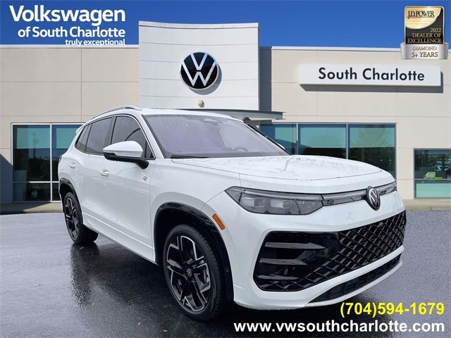 2026 Volkswagen Tiguan SEL R-LINE TURBO's photo