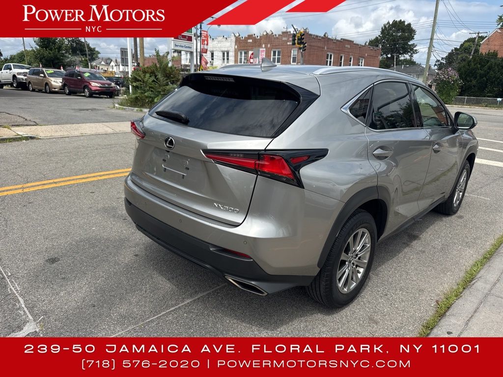 2021 Lexus NX 300 photo 3