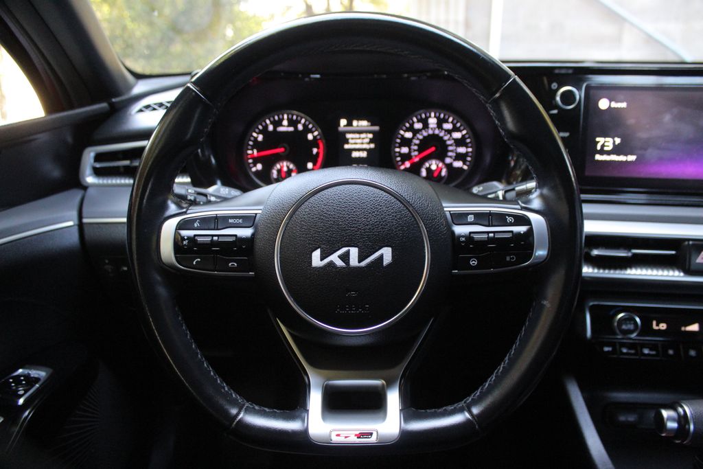 2022 Kia K5 GT-Line photo 16