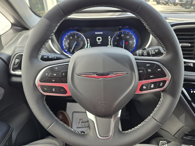 2026 Chrysler Pacifica photo 18