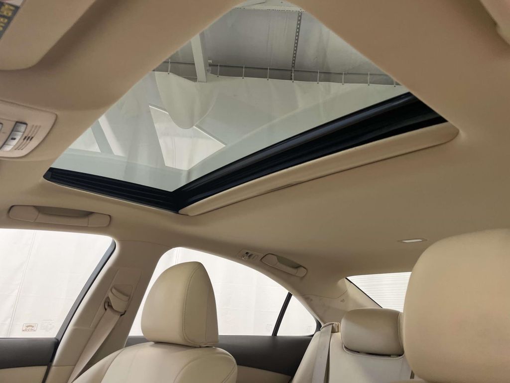2010 Lexus ES 350 photo 13