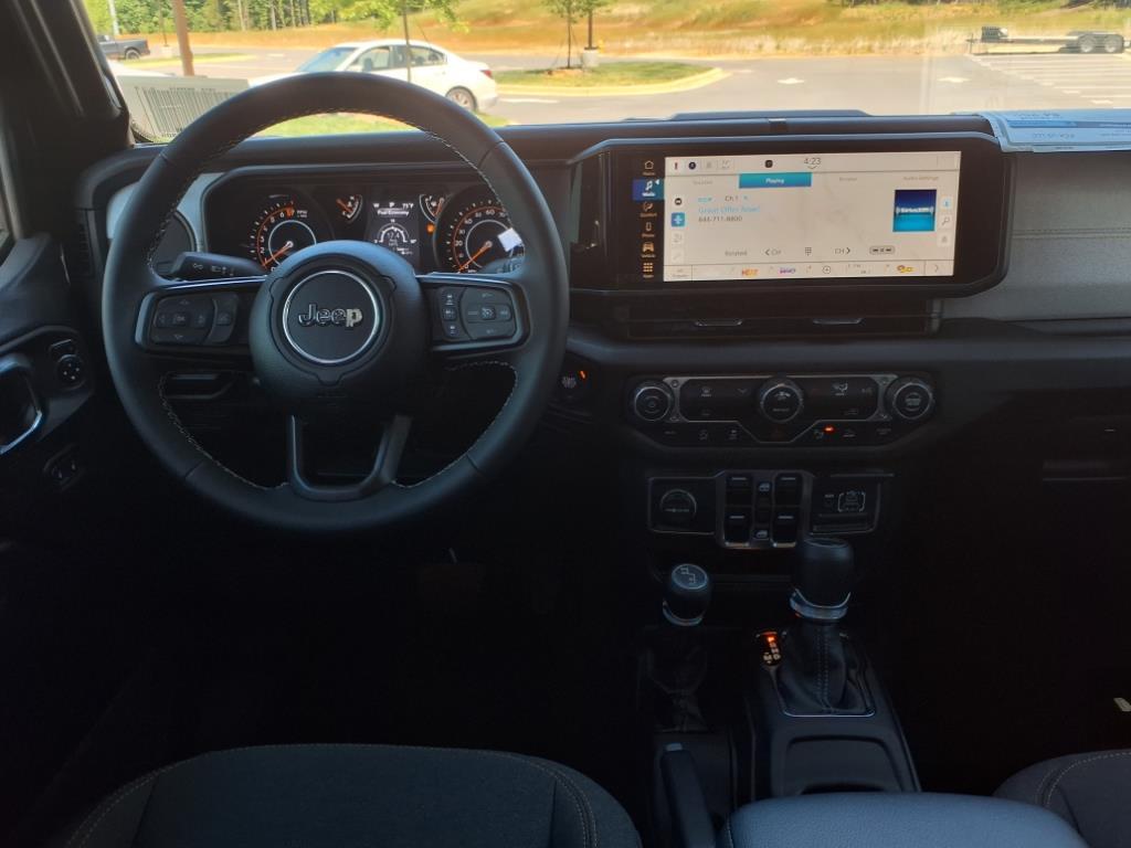 2025 Jeep Gladiator Sport S photo 22