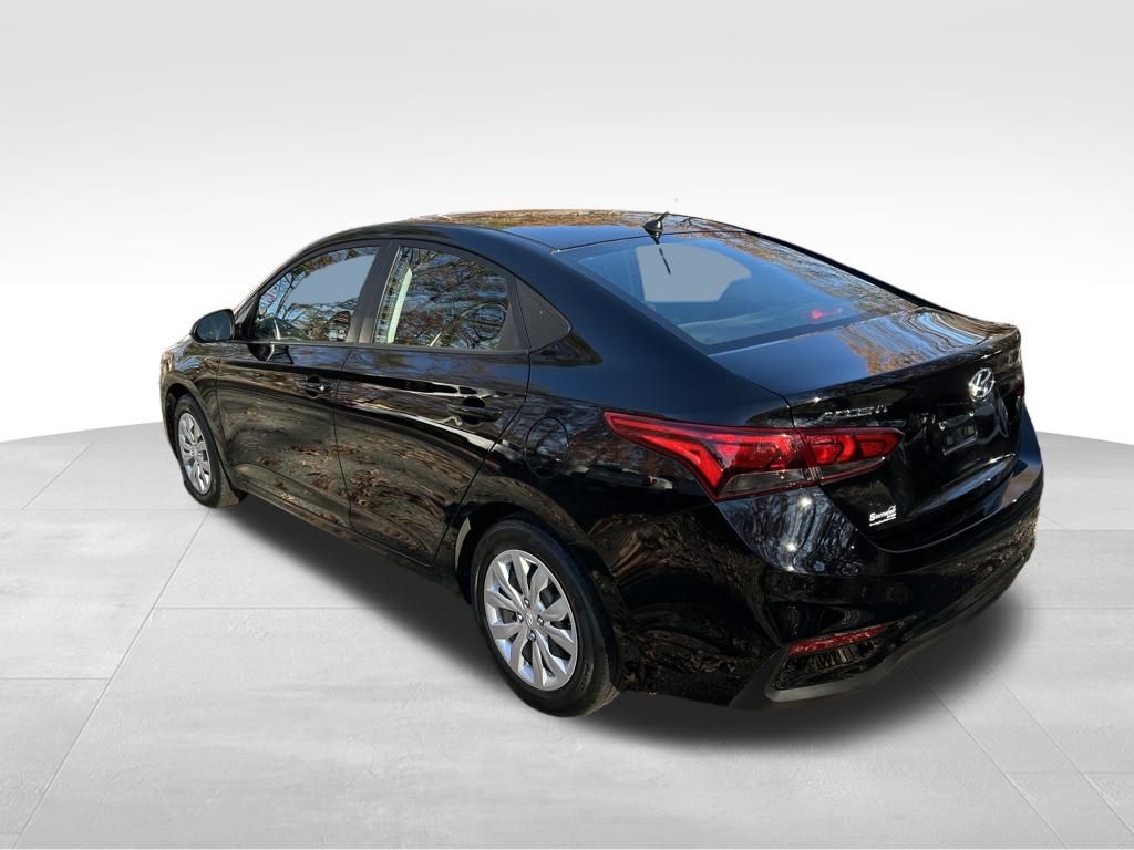 2022 Hyundai Accent SE photo 3