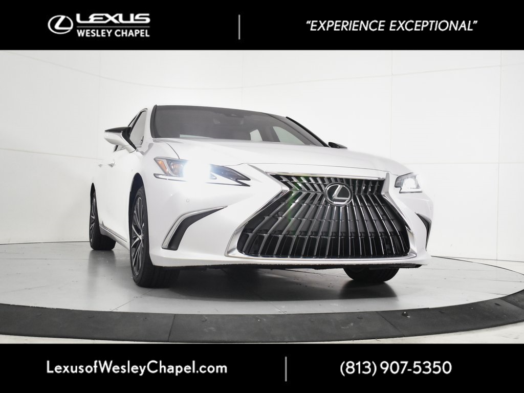 2025 Lexus ES 350's photo