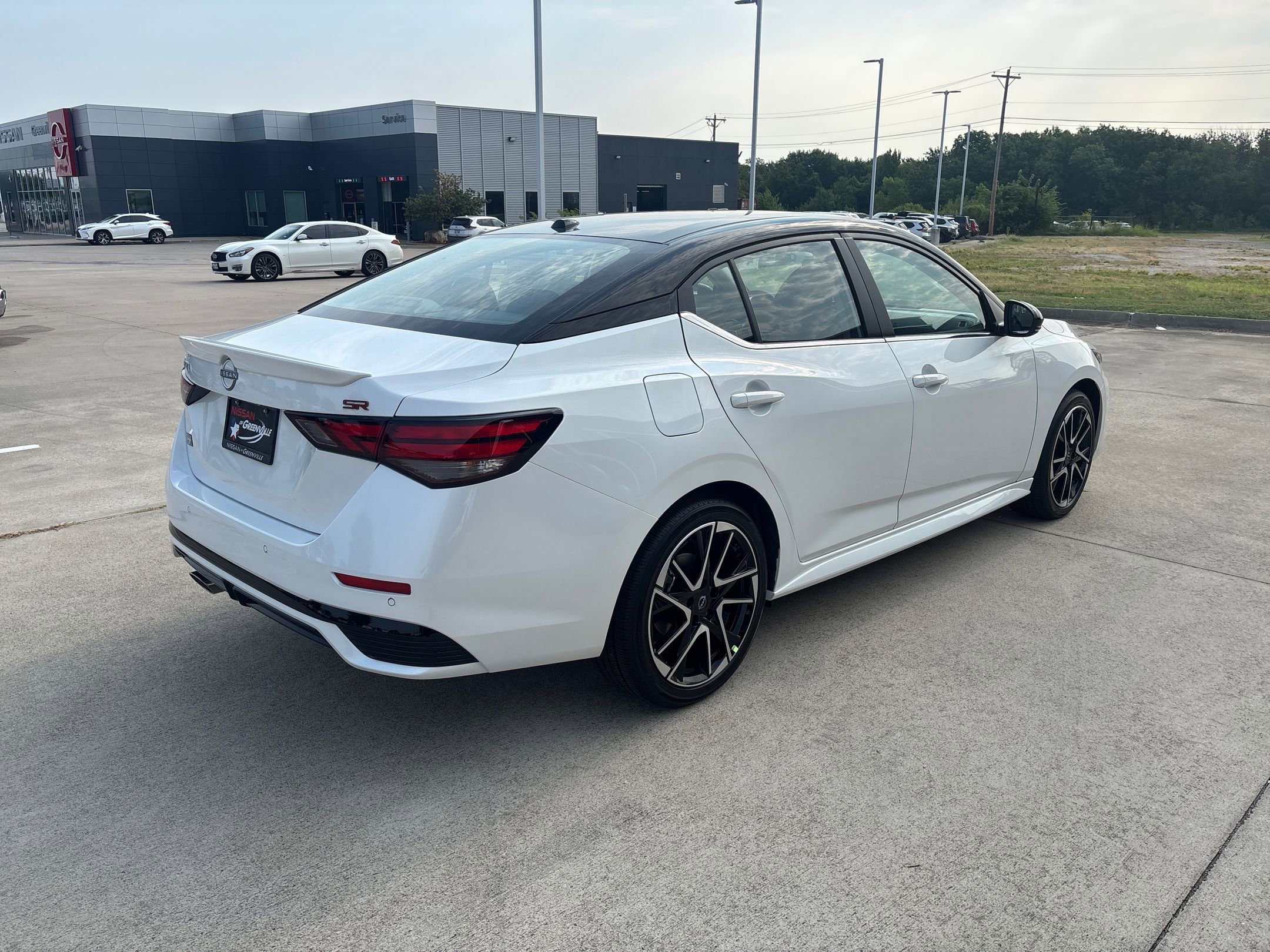 2025 Nissan Sentra SR photo 9