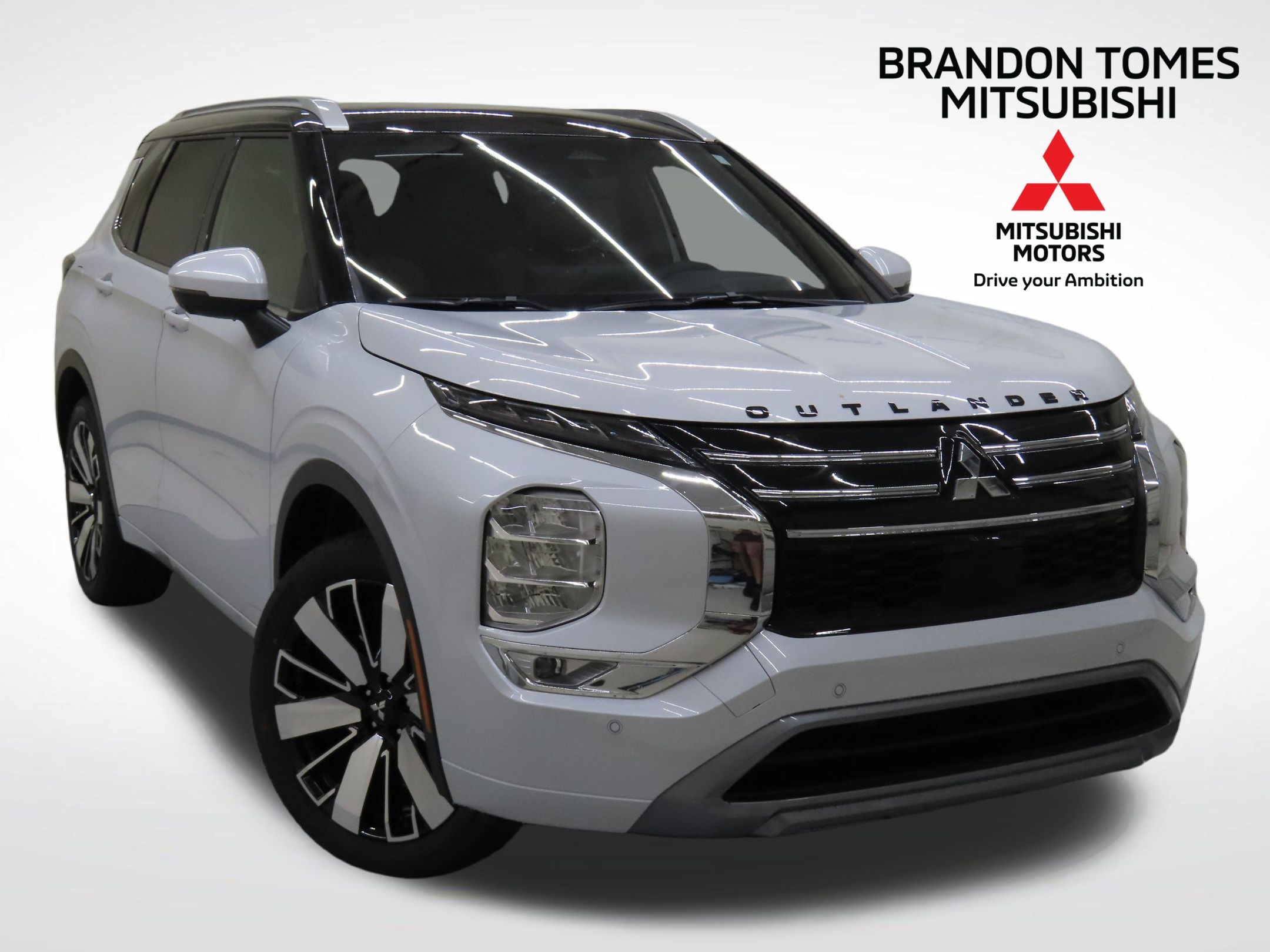 2025 Mitsubishi Outlander SEL's photo