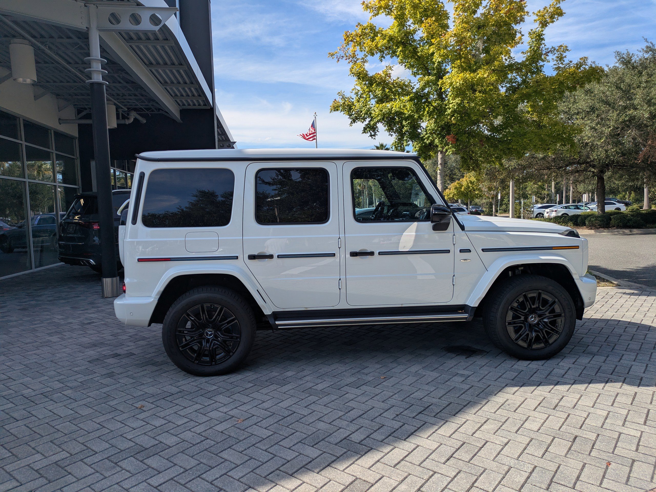 2025 Mercedes Benz G photo 3
