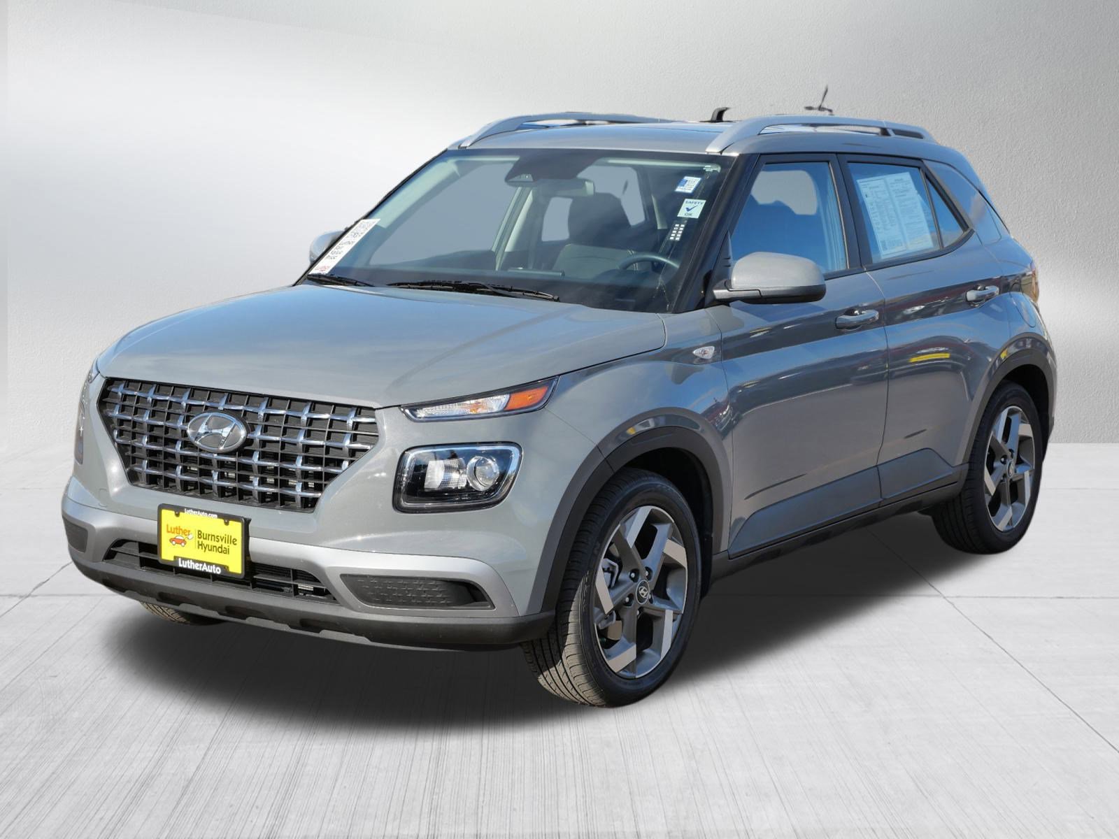 2023 Hyundai Venue SEL Limited photo 3