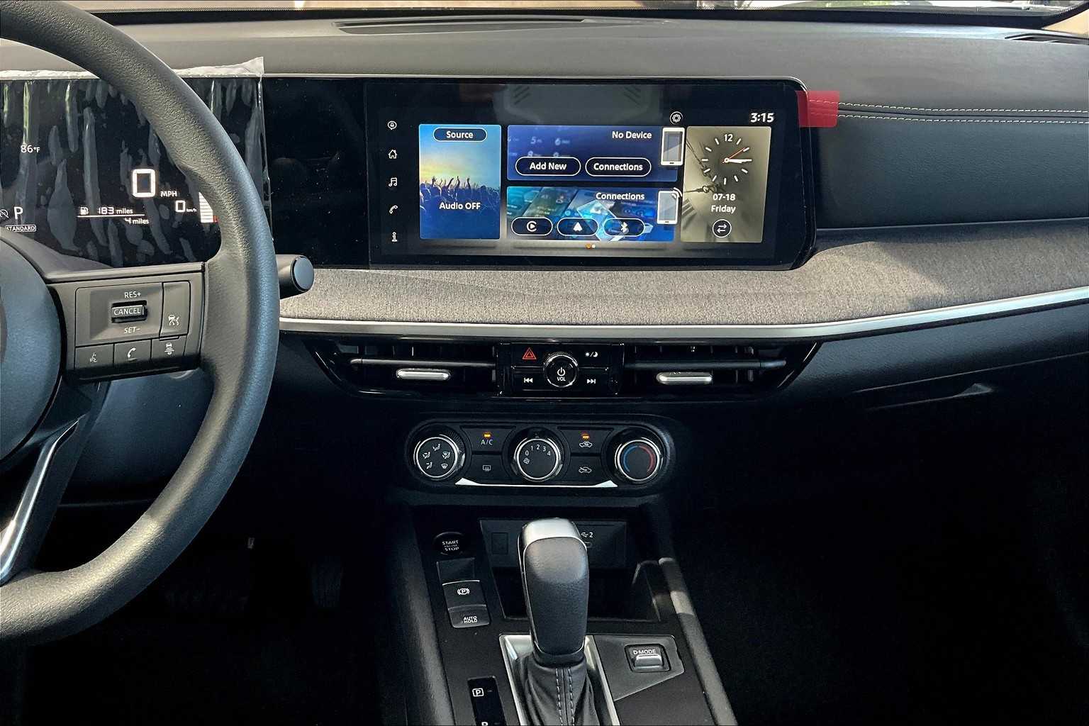 2025 Nissan Kicks SV photo 6