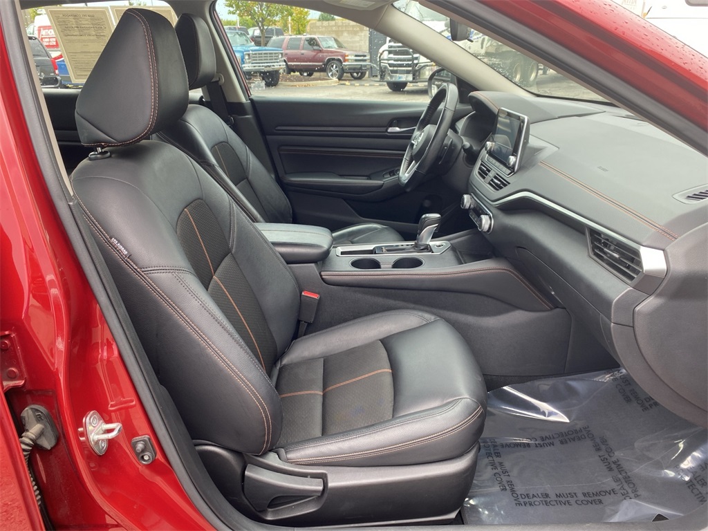 2021 Nissan Altima 2.5 SR photo 26