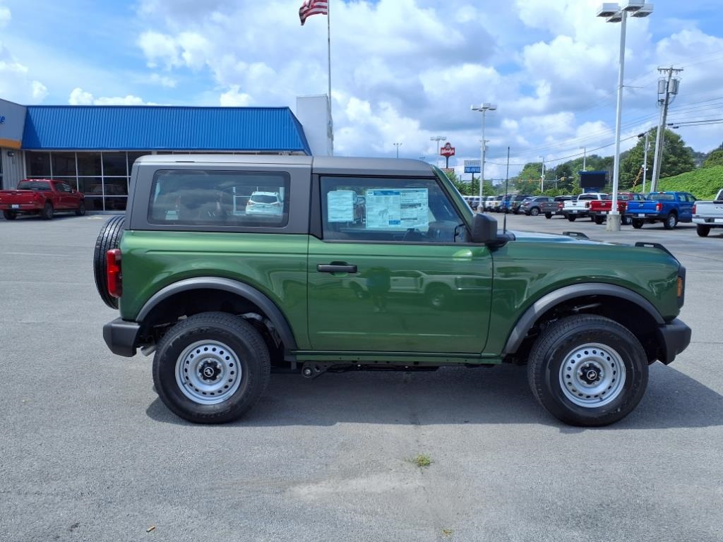 2025 Ford Bronco Base photo 12